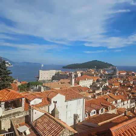 Location Old Town Lucic Apartament