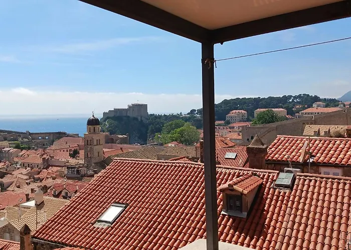 Location Old Town Lucic Apartment
